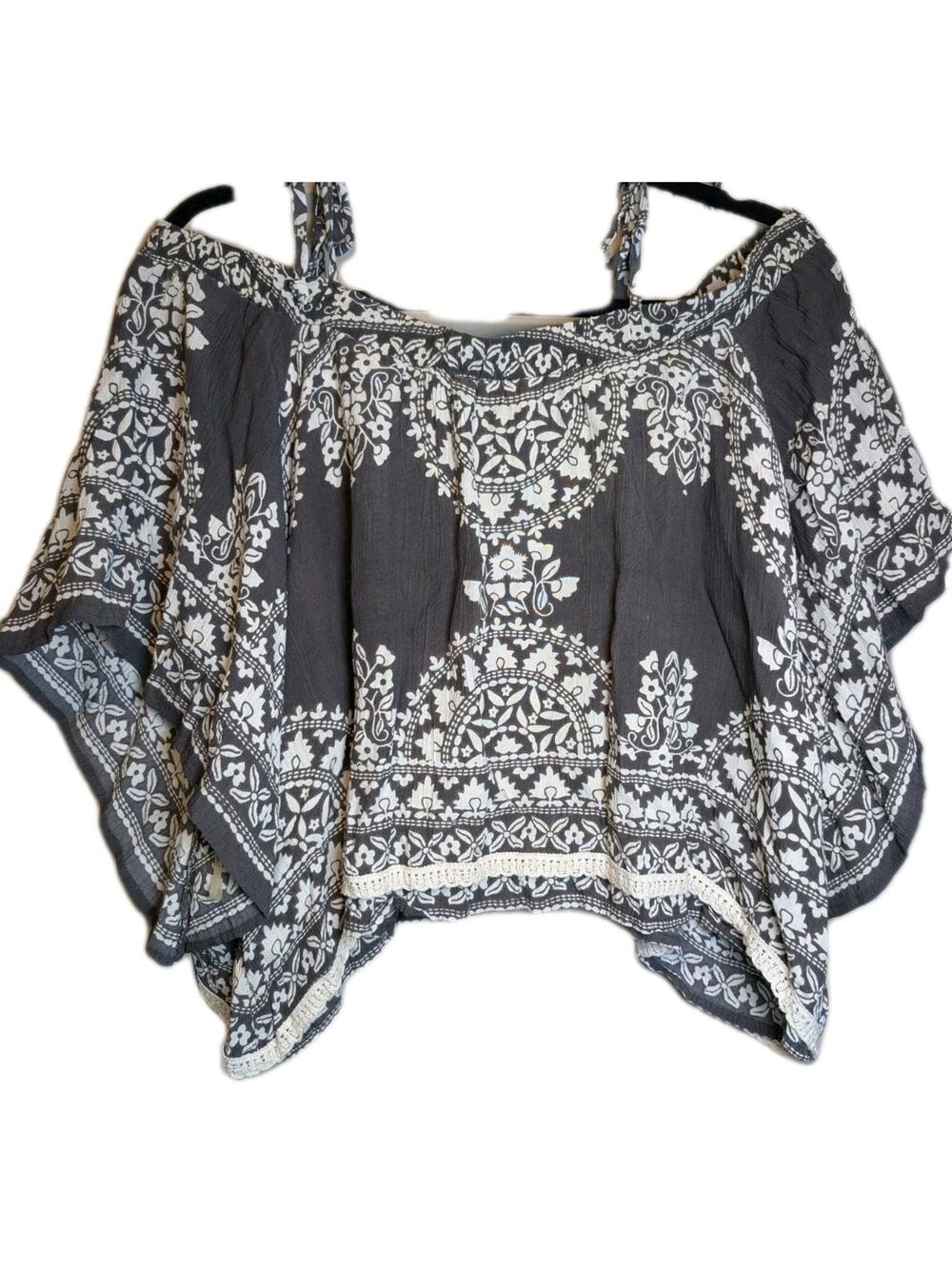 Alya Cold Shoulder Bell Sleeve Crop Top Gray Boho Festival Rayon Small